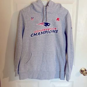 Pro Line official NFL hoodie. No stains or signs of wear. Size medium.